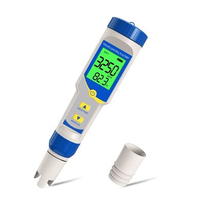 7-in-1 Multifunction Digitale Water Tester met Hoge-Precisie Probe en Verlicht LCD-Scherm voor Zwembad en Aquarium Waterkwaliteit Testen